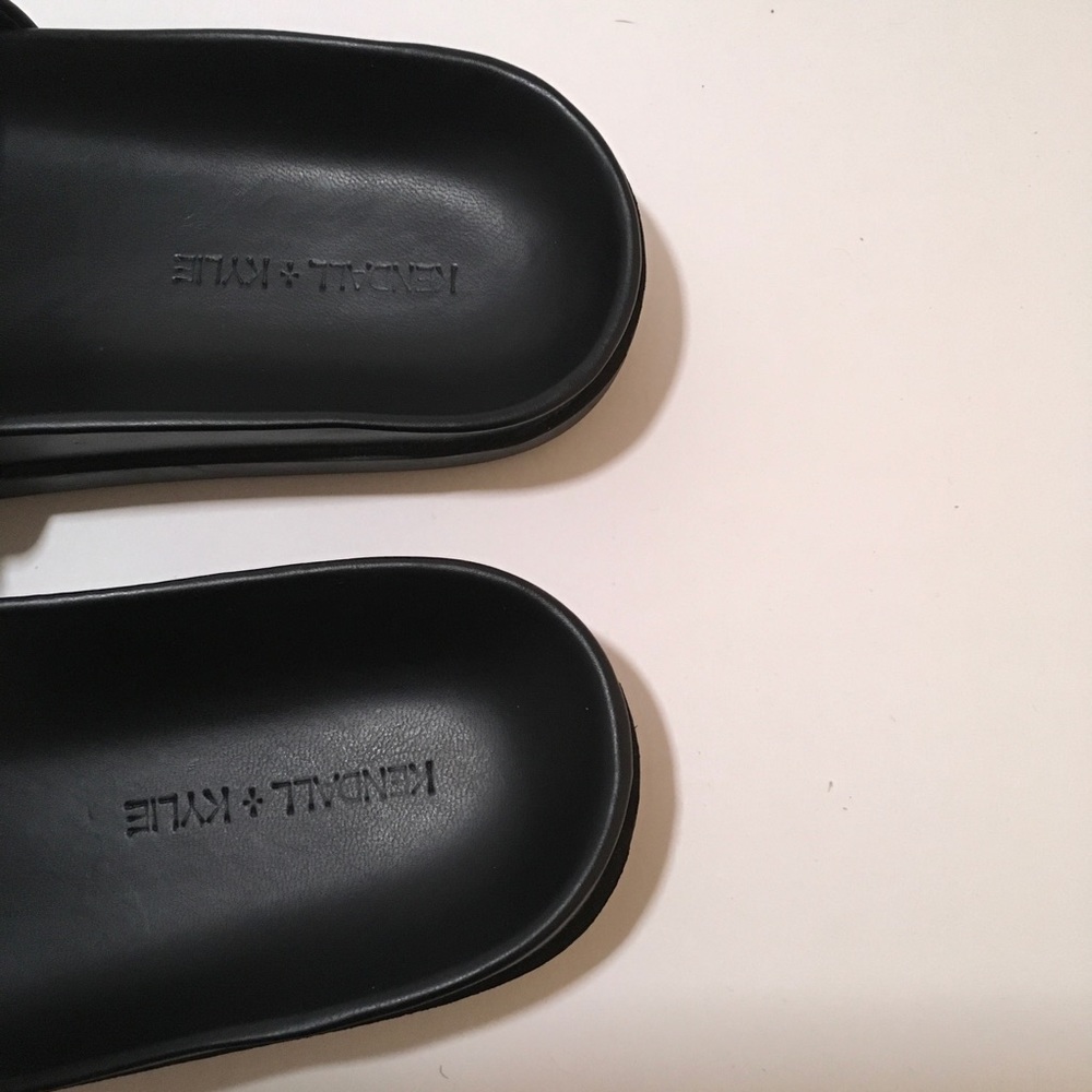 Kendall + Kylie Chain Link Platform Slide - Picture 2 of 3
